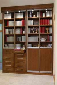 Шкаф для книг со стеклом